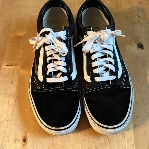 Vans - Picture 2 of 8